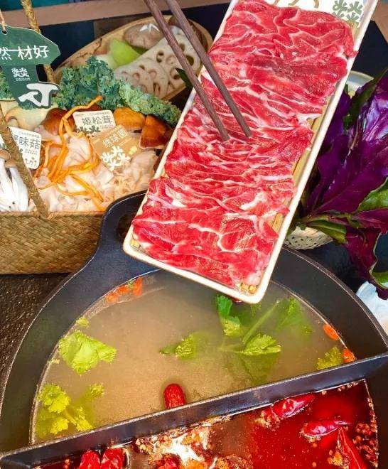 如何征服海外成为美食界的“国际巨星”？麻将胡了app舌尖上的外交：成都火锅(图5)