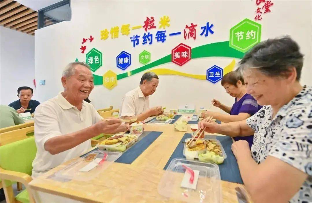 肉火锅看这座城市的服务智慧PG麻将胡了2试玩从汕头牛(图3)